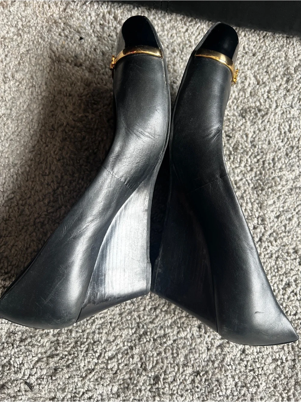 Tory Burch Black Leather Pumps with Gold Accent
